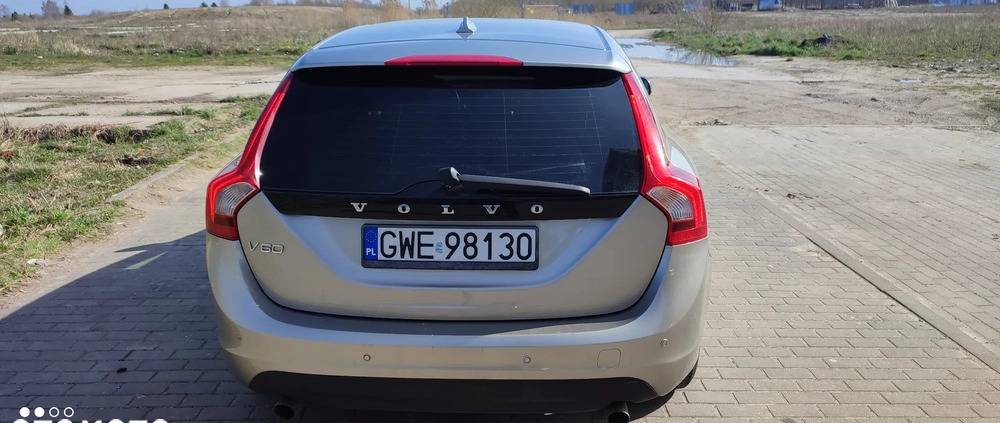 Volvo V60 cena 26000 przebieg: 284727, rok produkcji 2011 z Reda małe 37